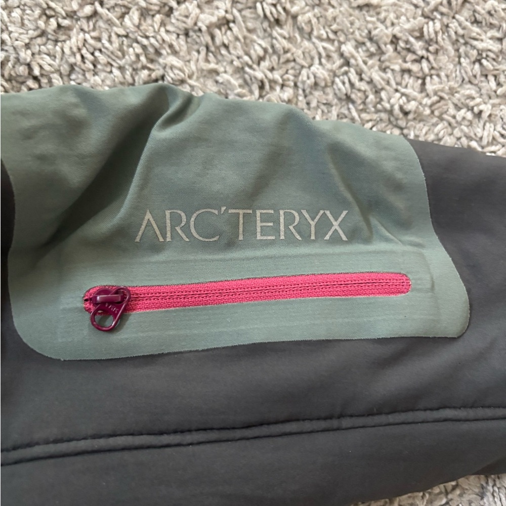 Arc’teryx Softshell Hooded Jacket Technical Outdo… - image 6